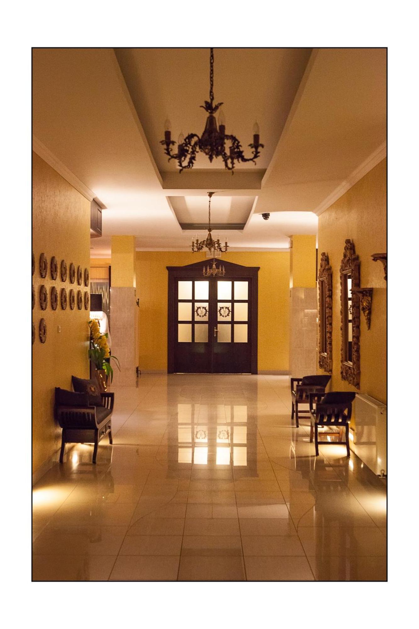 Hotel Lord Debica Exterior foto